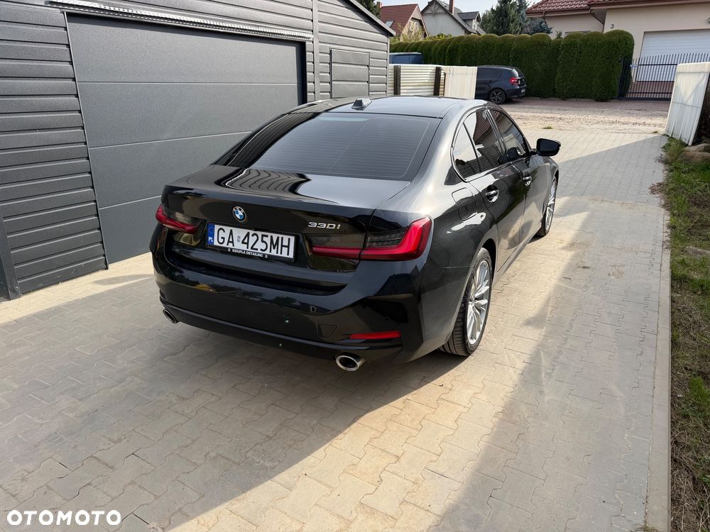 BMW Seria 3 330i Sport Line - 3