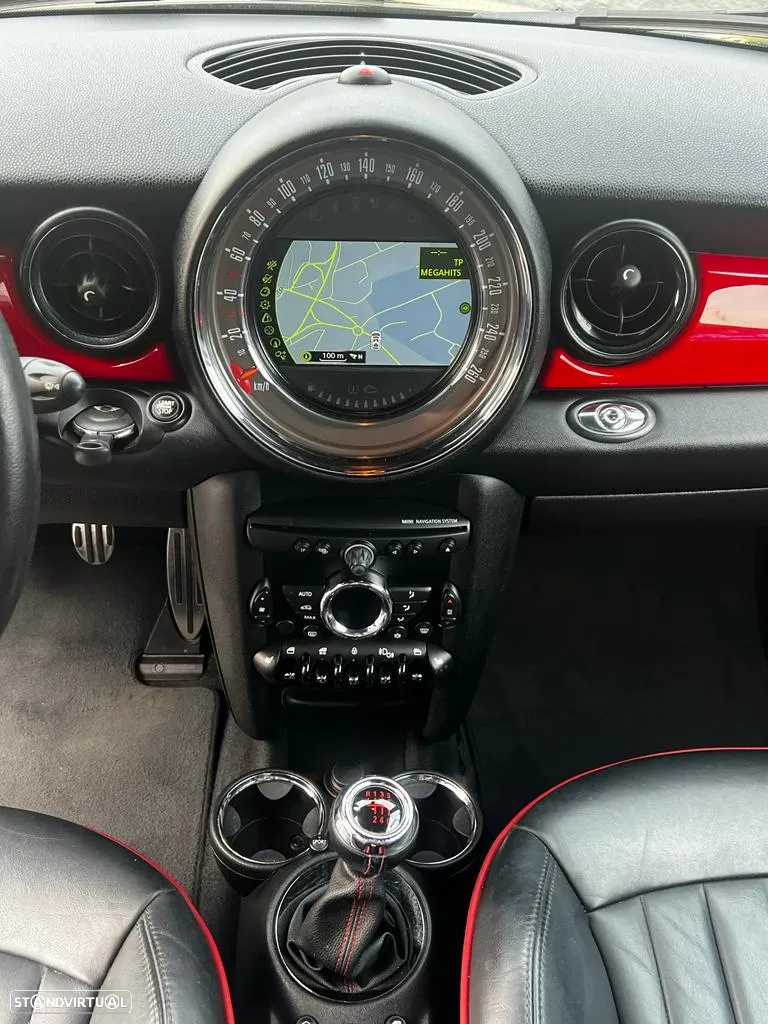 MINI Cabrio John Cooper Works - 21