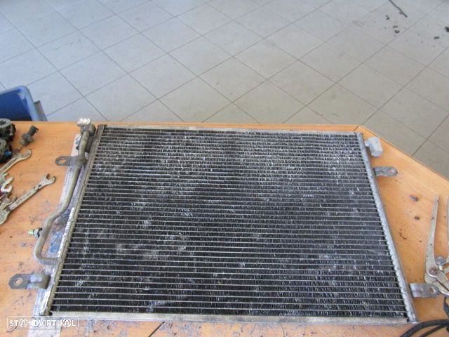 Radiador AC 8E0260401D AUDI A4 2003 1.9TDI USADO - 2