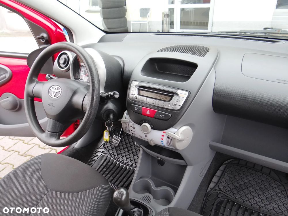 Toyota Aygo Cool&Go - 27