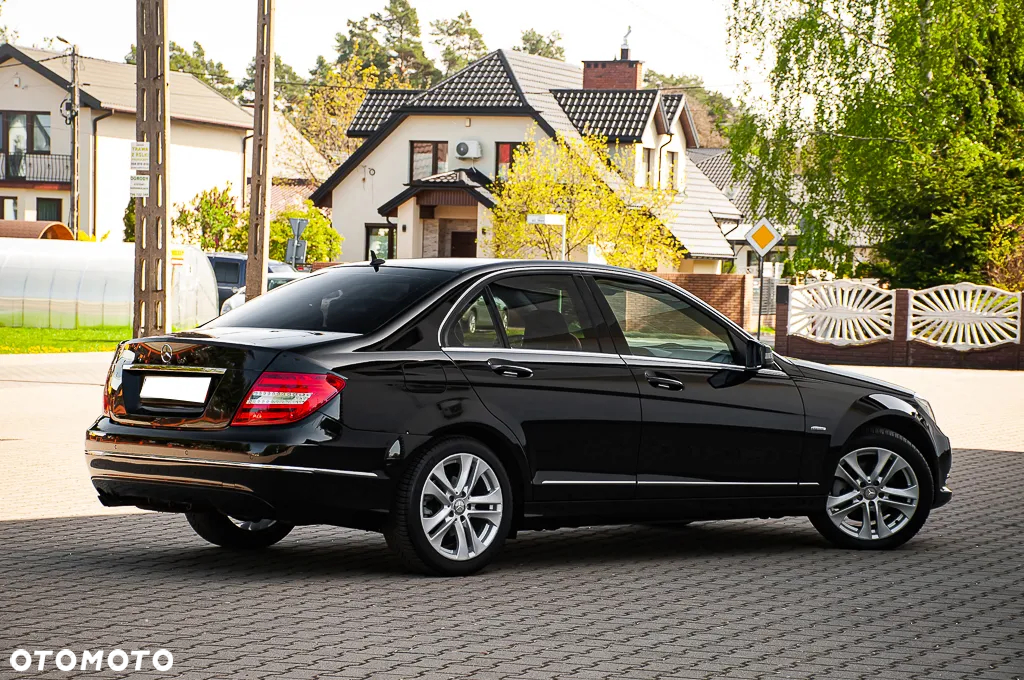 Mercedes-Benz Klasa C 180 T BlueEFFICIENCY Avantgarde - 12