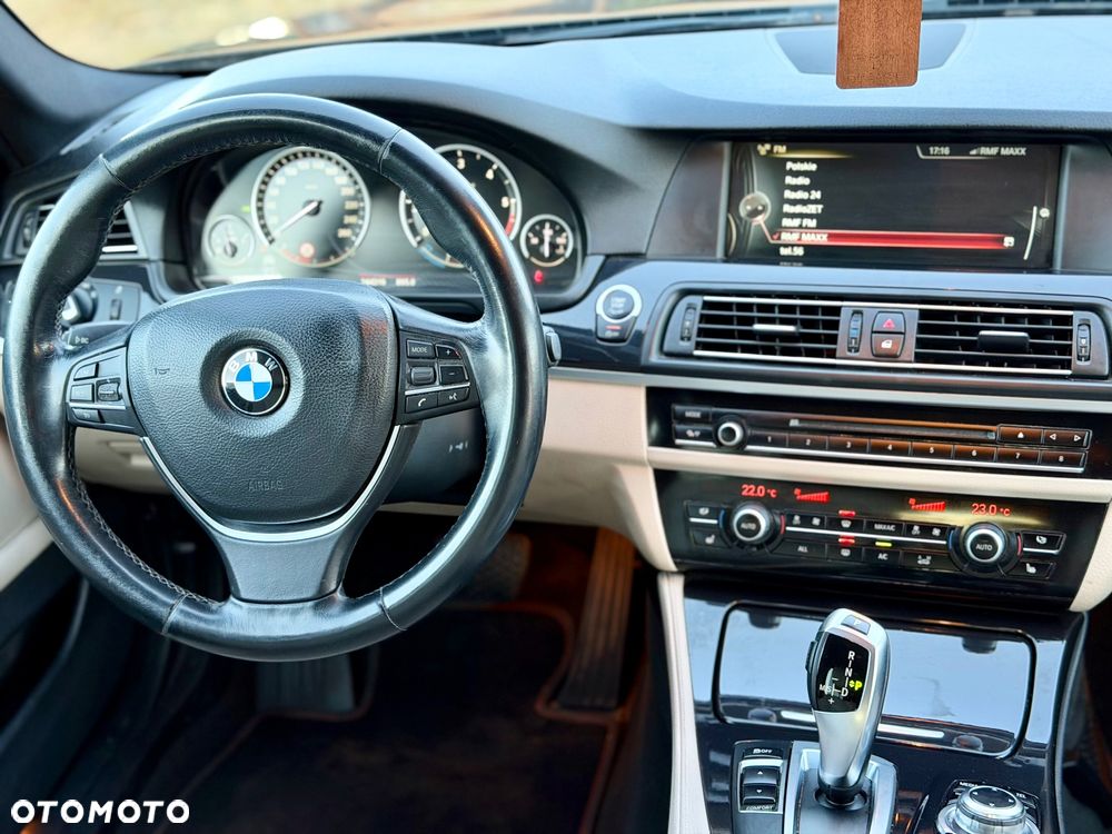 BMW Seria 5 520d - 33