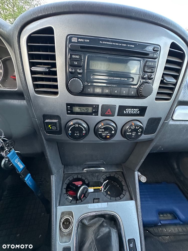 Suzuki Grand Vitara 2.0 Special Edition - 11