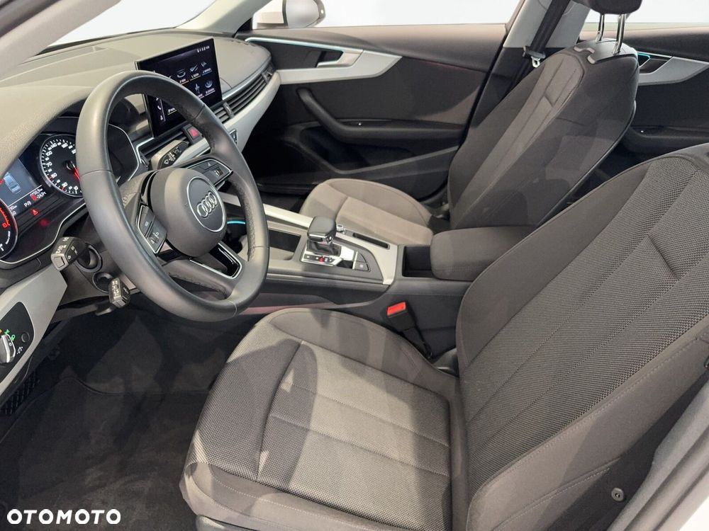 Audi A4 Limousine - 11