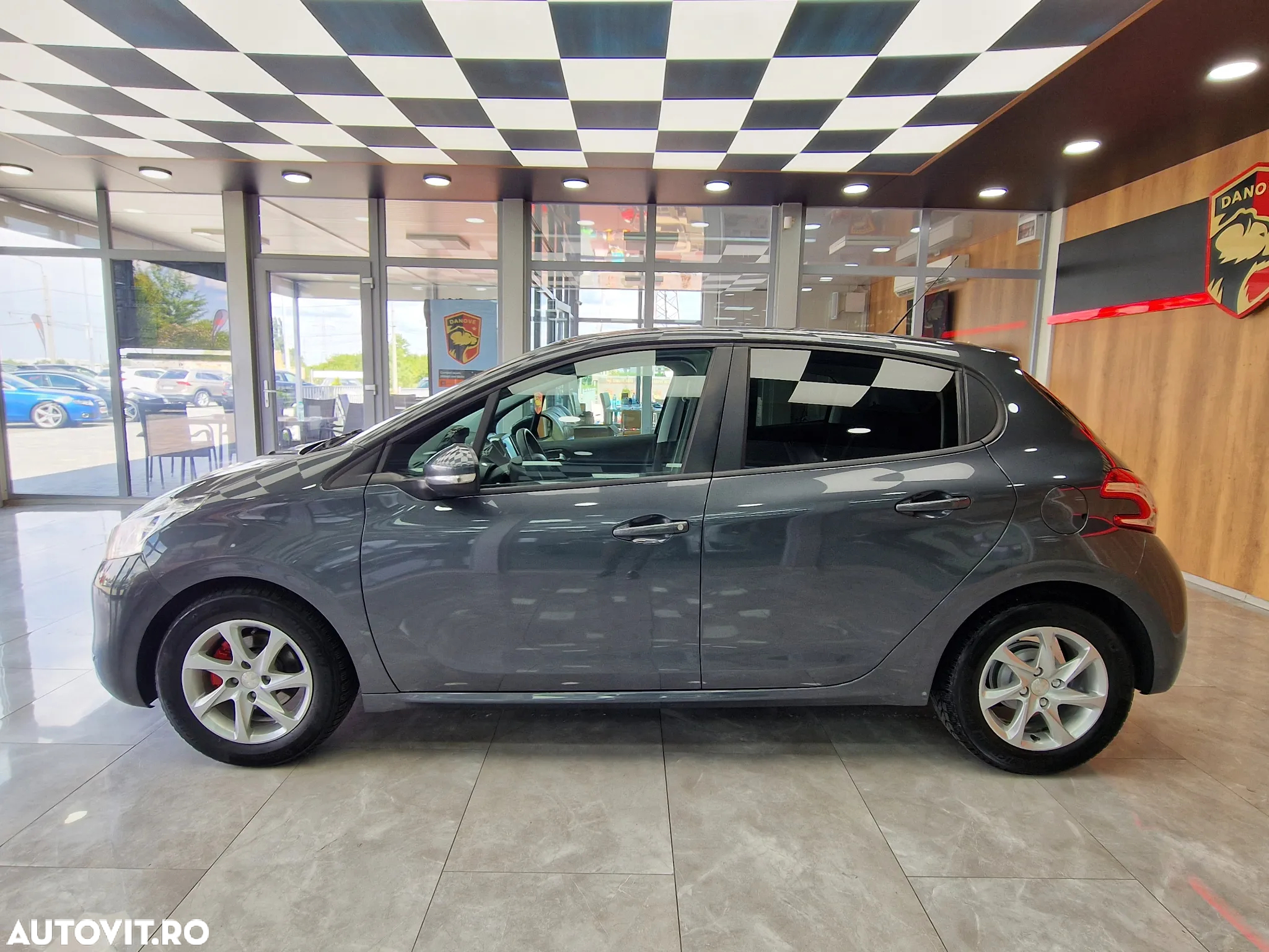 Peugeot 208 1.2 L PureTech Active - 4