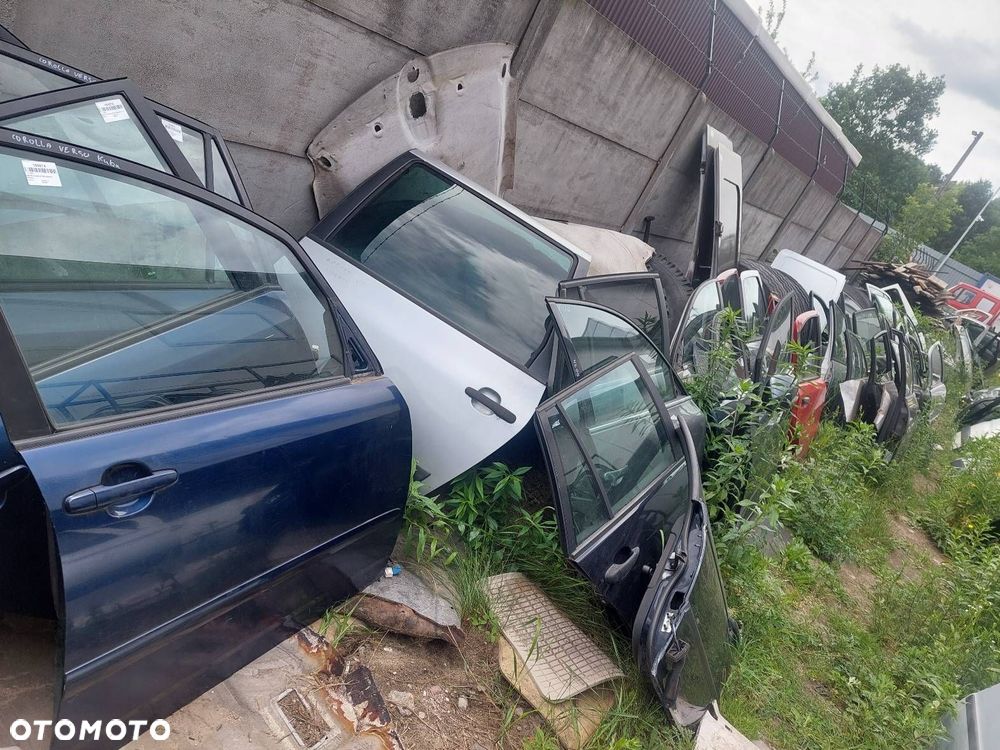 DRZWI KOMPLETNE PRAWY TYŁ TOYOTA COROLLA VERSO I - 5