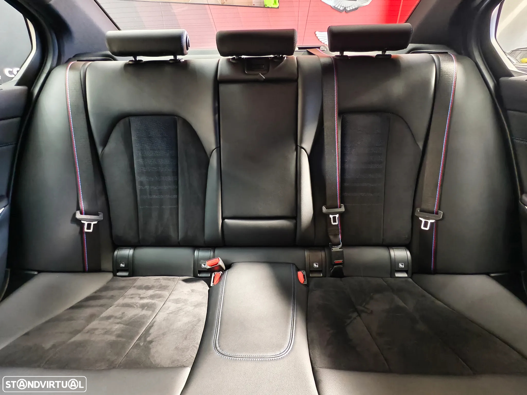BMW 320 d Pack Desportivo M Pro Auto - 23