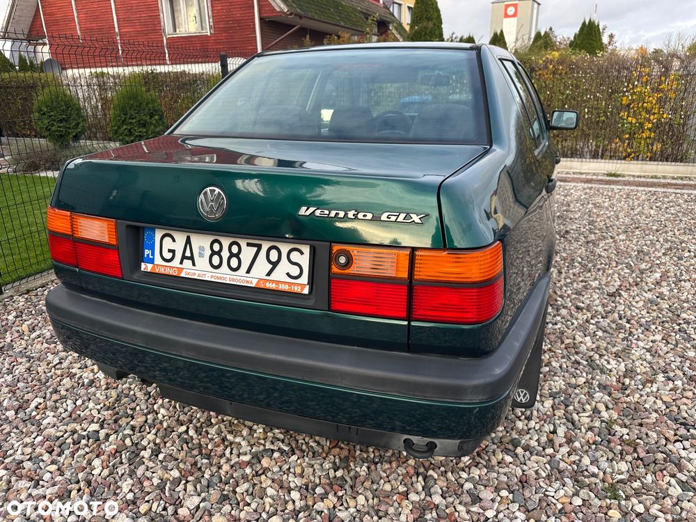 Volkswagen Vento 1.8 GL - 17