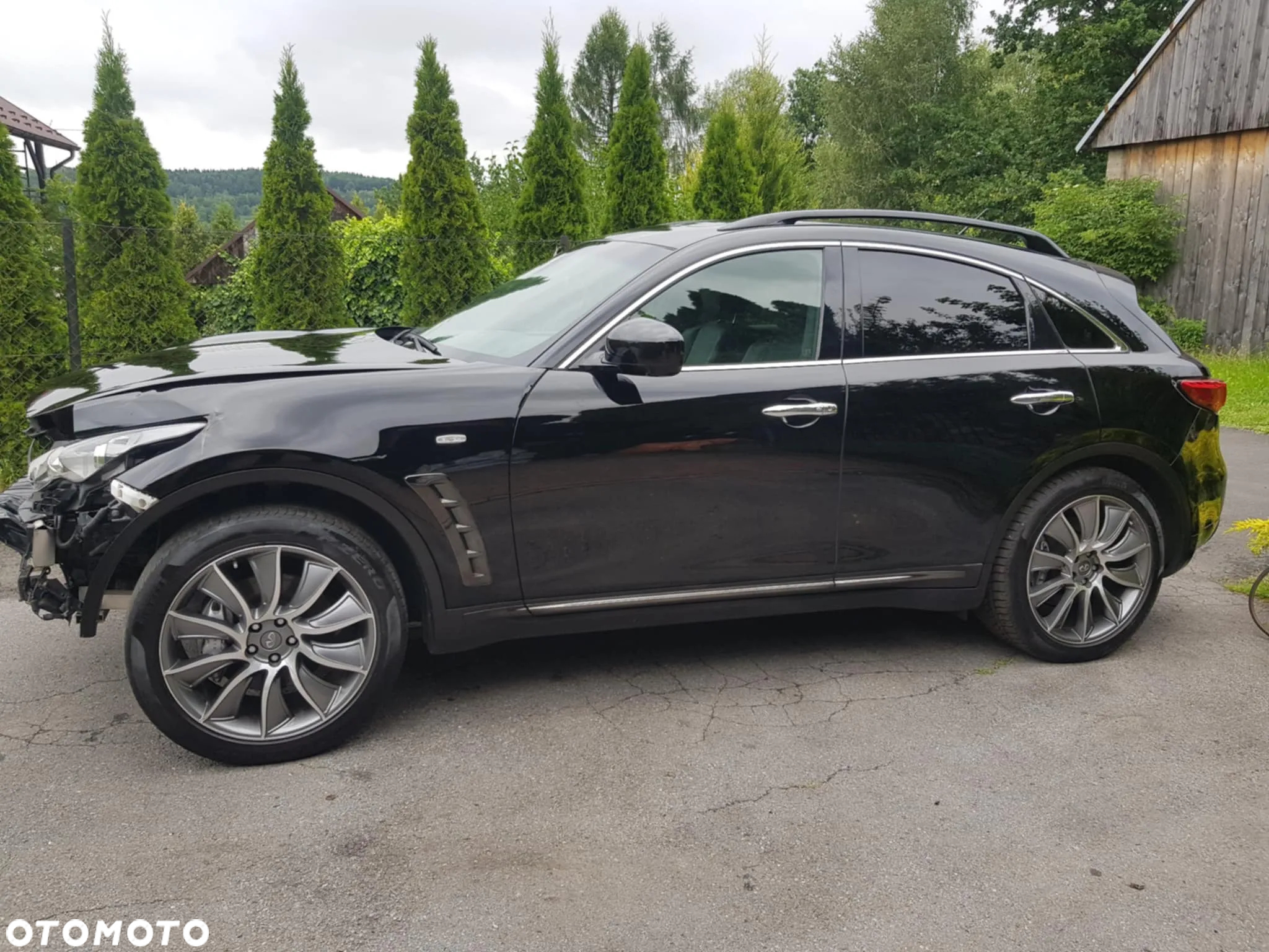Infiniti QX70 - 34