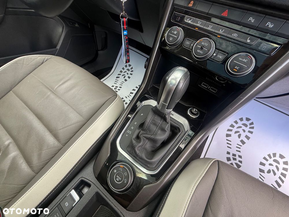 Volkswagen T-Roc 2.0 TDI SCR 4MOTION DSG R-Line - 19