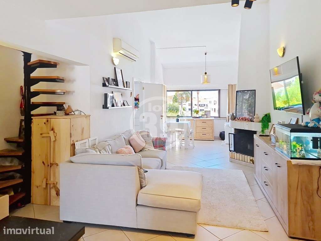 Duplex T3 com Terraço e Churrasqueira Privada, a 15 minutos da praia - Grande imagem: 5/37