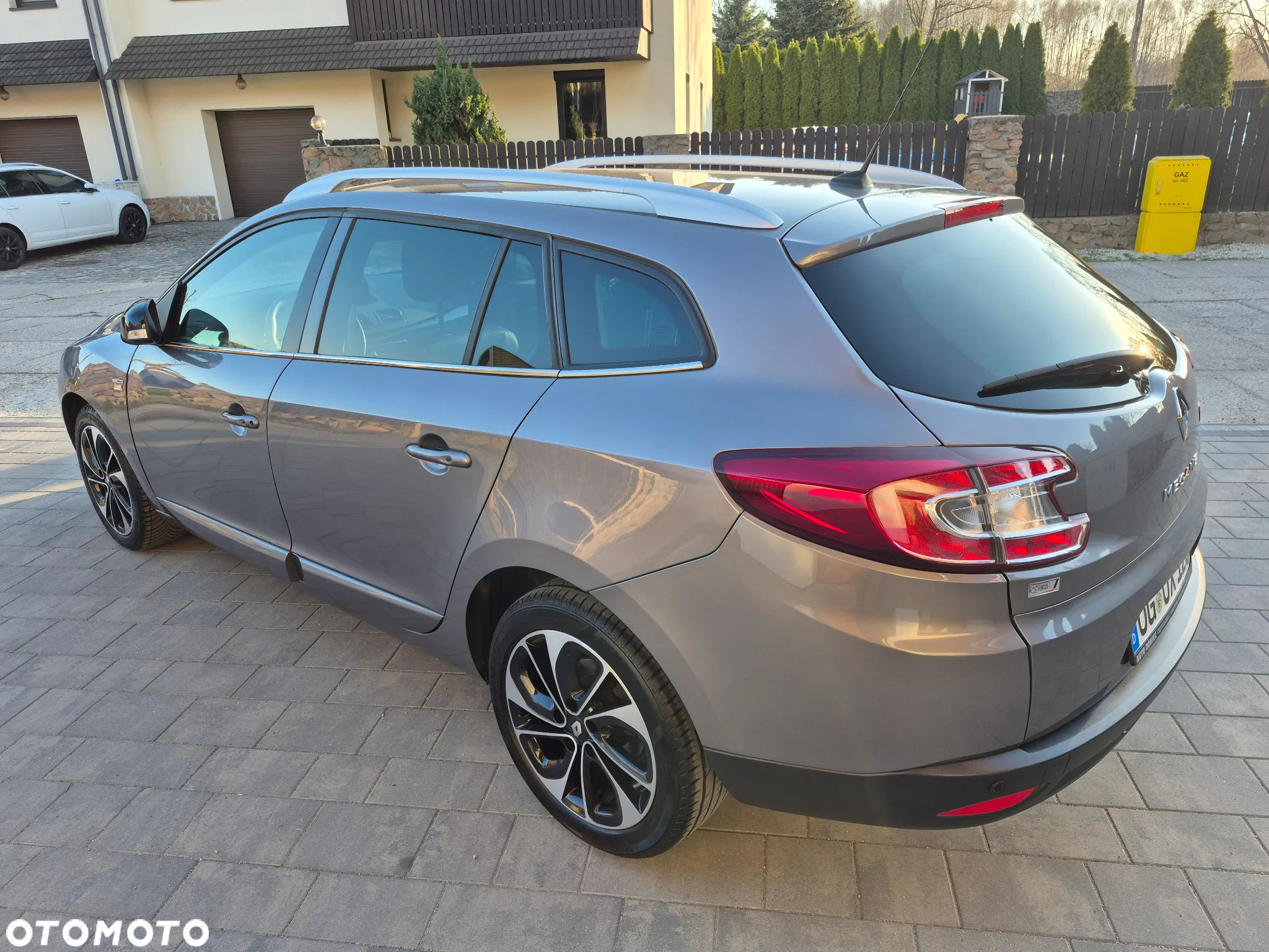 Renault Megane Grandtour ENERGY TCe 130 Start & Stop Bose Edition - 26