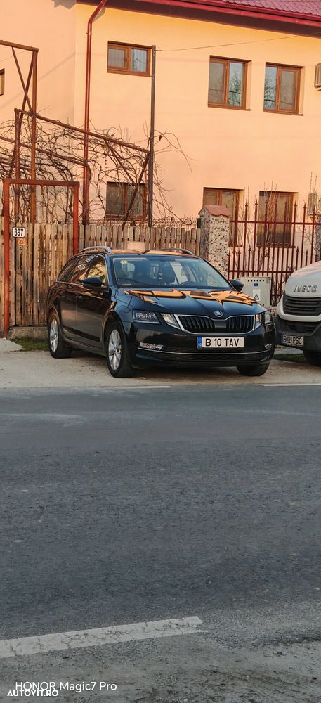 Skoda Octavia 1.6 TDI DSG Ambition - 2
