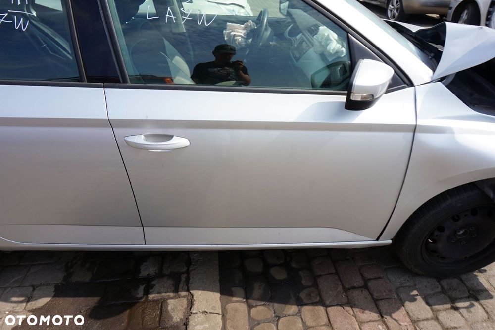 DRZWI PRZEDNIE PRAWE FABIA III NJ3 5D HB LA7W  SREBRNY SKODA 2014-2018 - 3