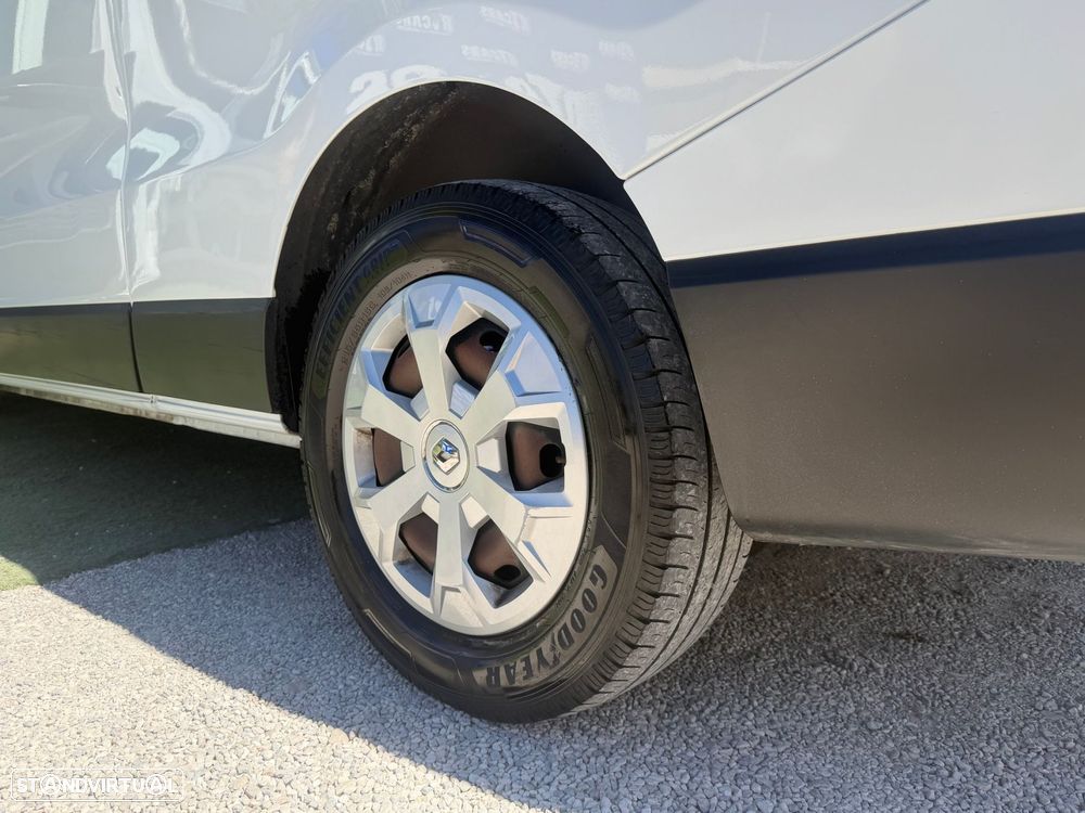 Renault Trafic 2.0 Blue dCi L1 Zen - 22