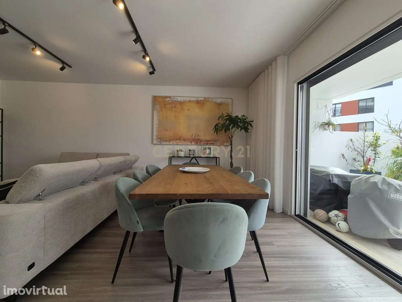 T3 como novo, 2 terraços, 2 parqueamentos e arrecadação, prédio de 202 - Grande imagem: 2/34