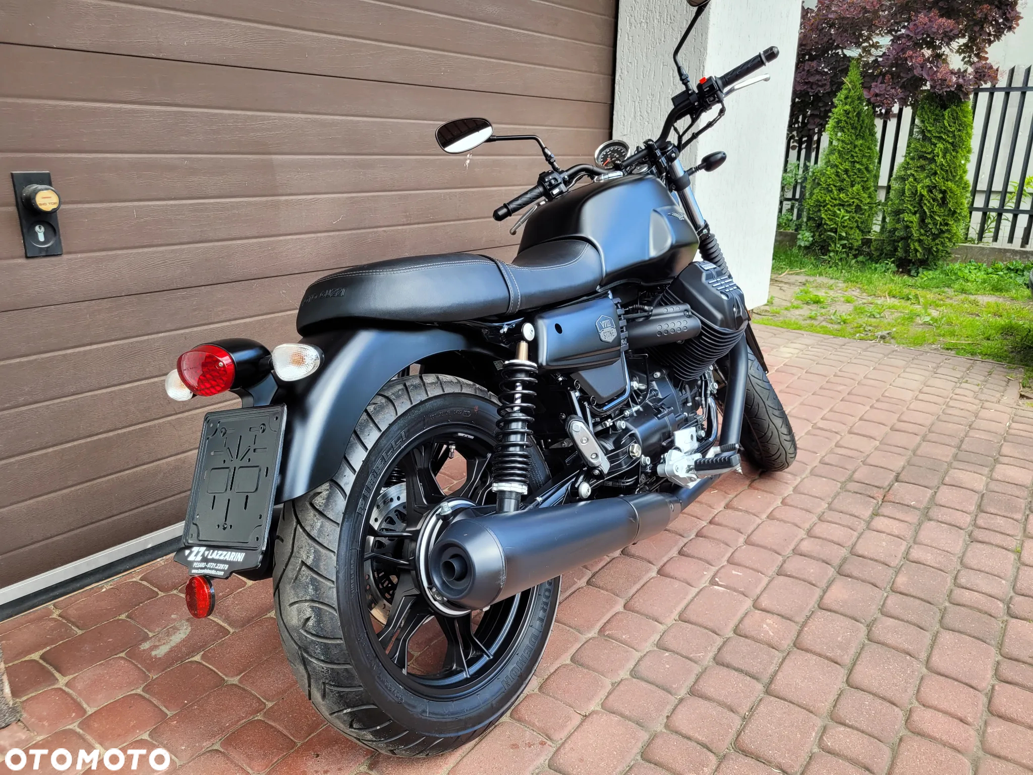 Moto Guzzi V7 - 12