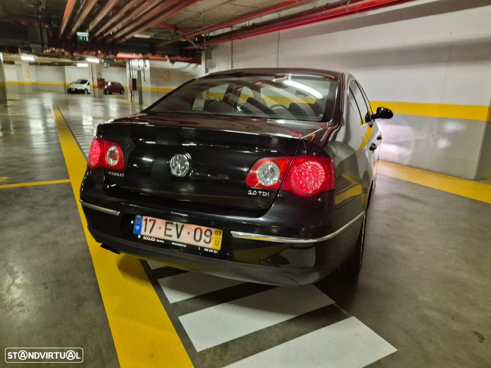 VW Passat 2.0 TDI Confortline - 13