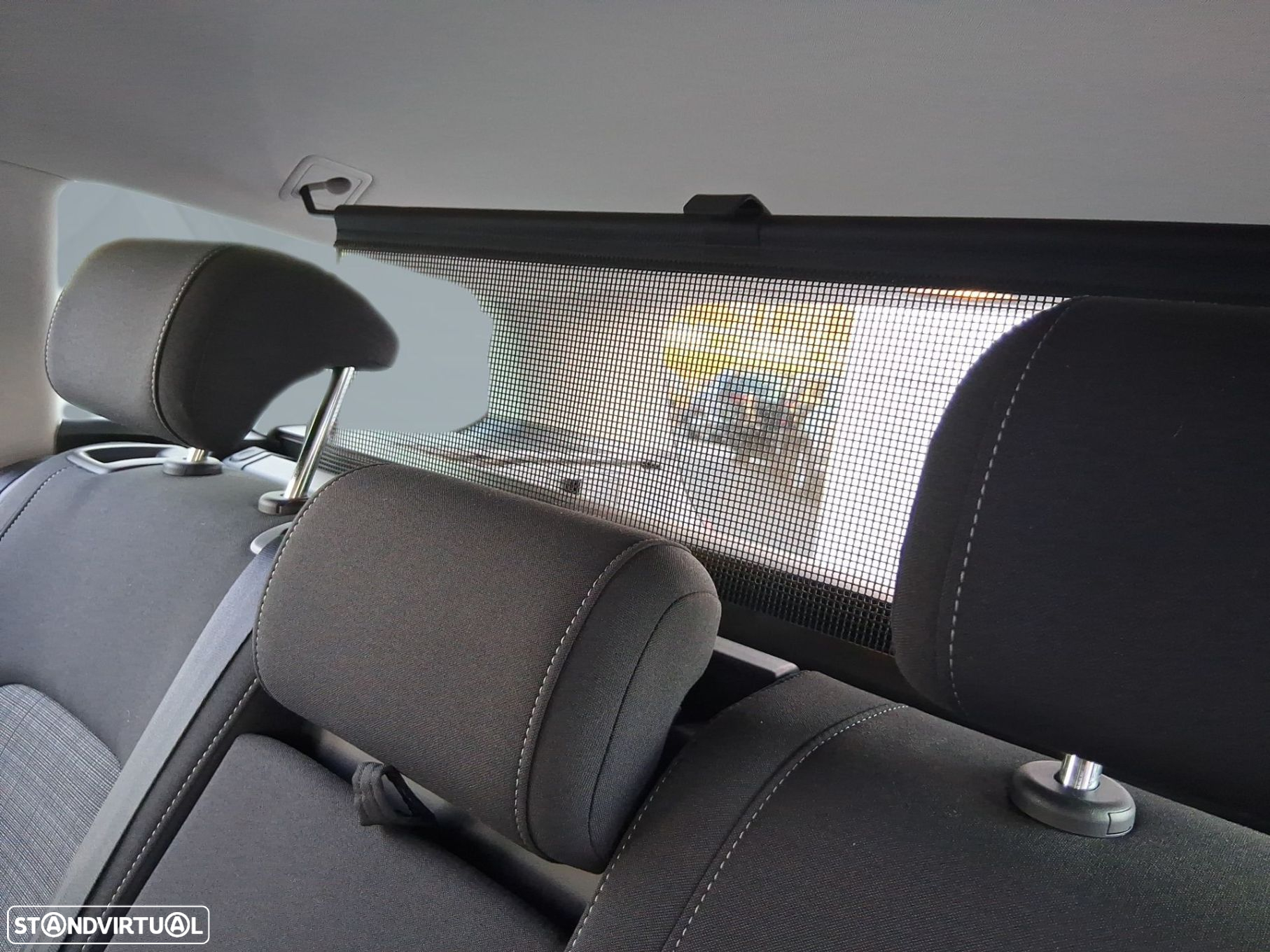 VW Passat Variant 2.0 TDi Business DSG - 25
