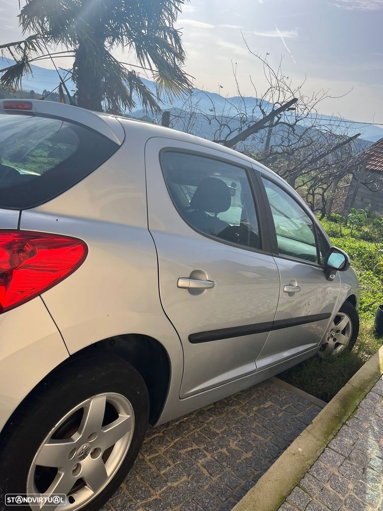 Peugeot 207 1.4 16V Trendy - 2