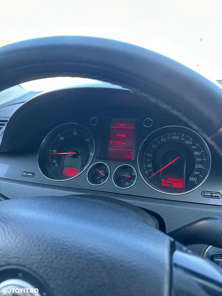 Volkswagen Passat 2.0 Blue TDI SCR Comfortline - 10