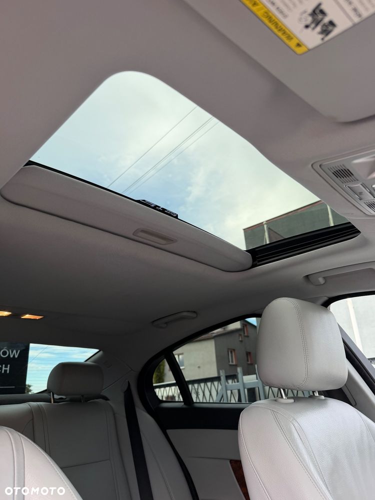 Jaguar XF 2.0 T Premium Luxury - 31