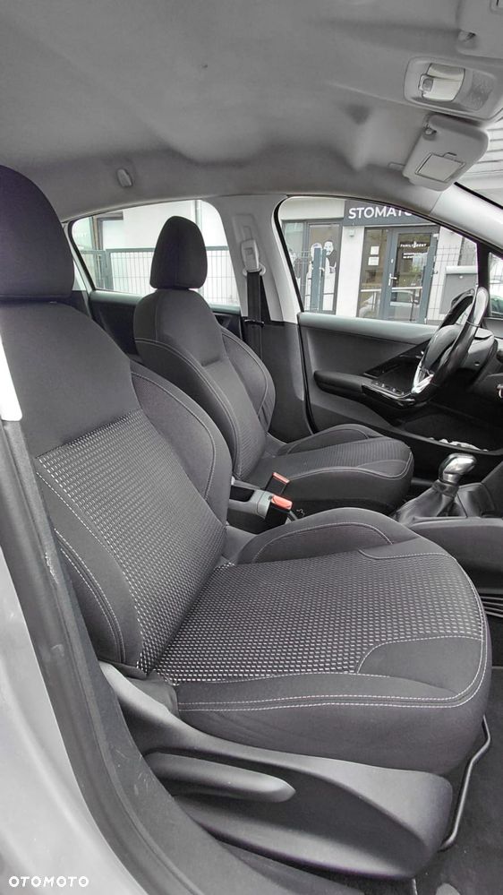 Peugeot 208 1.2 PureTech Allure - 6
