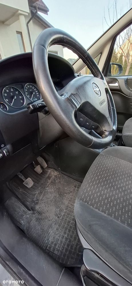 Opel Zafira - 9