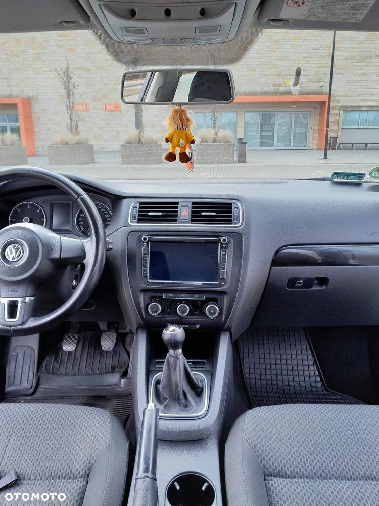 Volkswagen Jetta 1.6 TDI Comfortline - 6