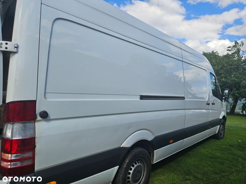 Mercedes-Benz Sprinter - 12