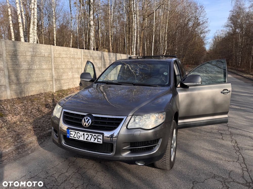 Volkswagen Touareg - 1