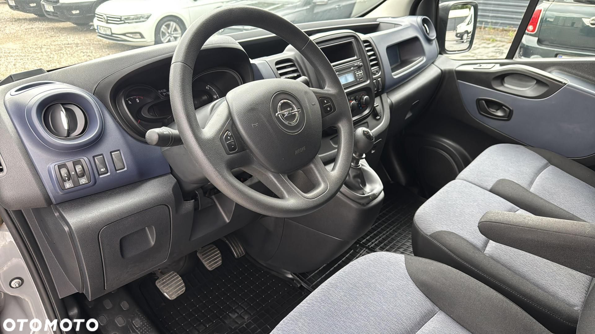 Opel vivaro - 11