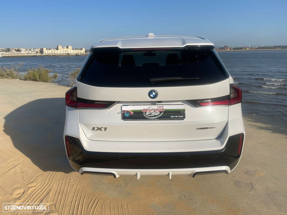 BMW iX1 xDrive30 Pack Desportivo M - 11