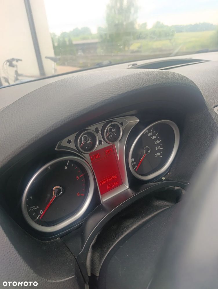 Ford Kuga - 7