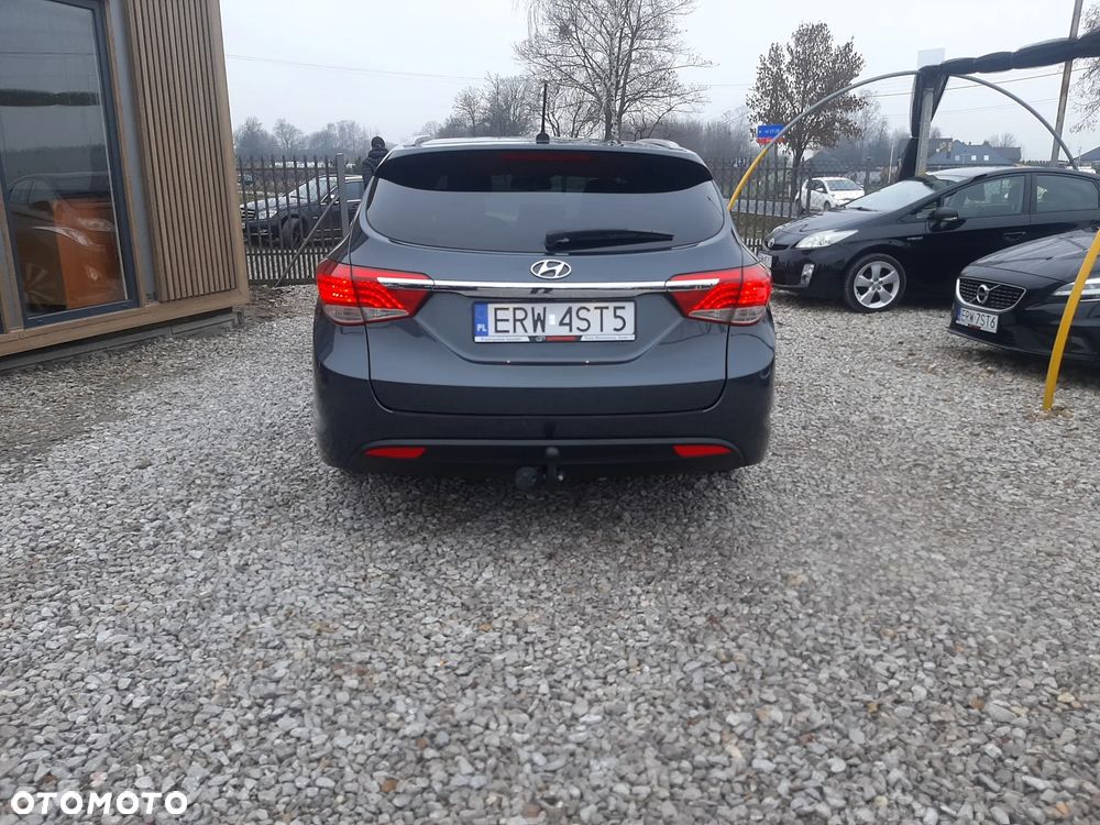 Hyundai i40 Kombi blue 1.6 Family - 6