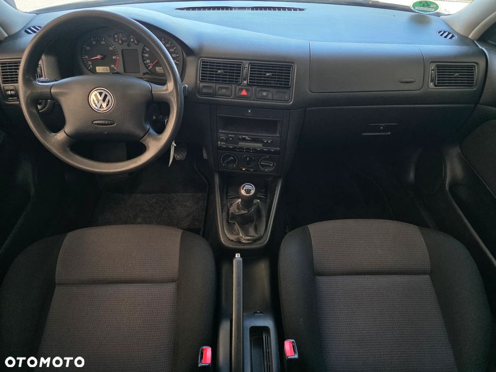 Volkswagen Golf - 10