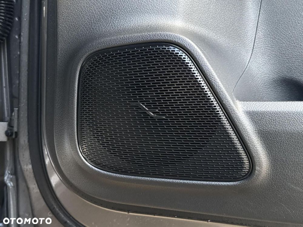 Mercedes-Benz GLB - 25