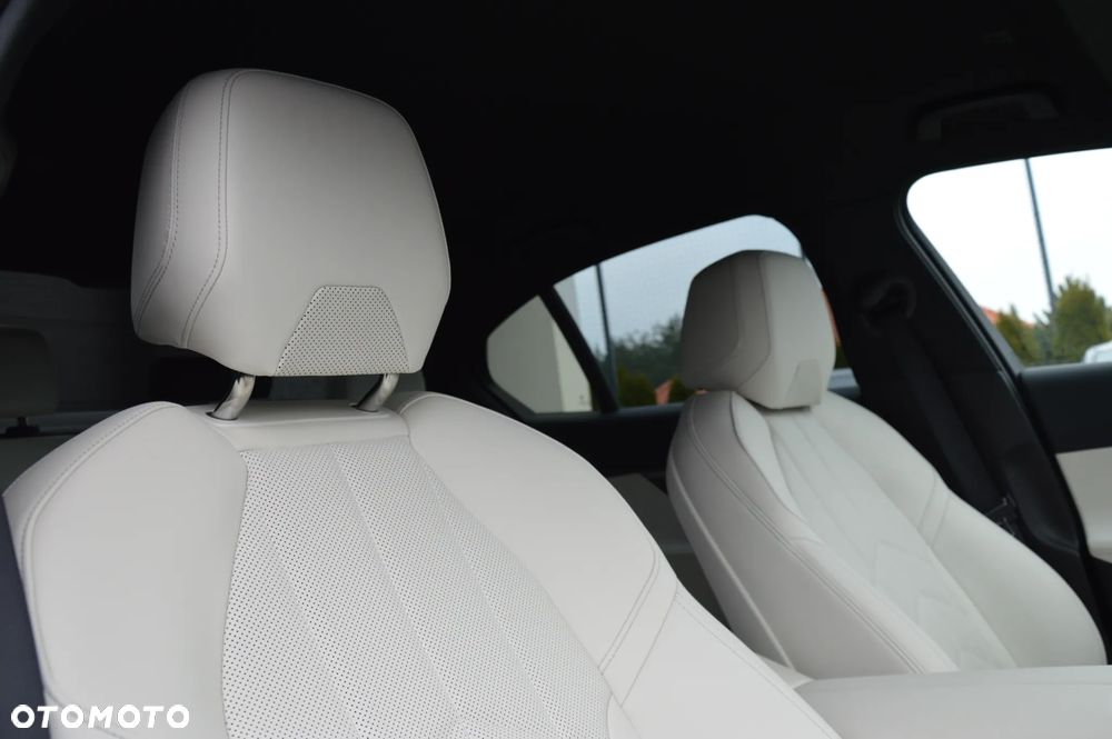 BMW Seria 5 530e - 23