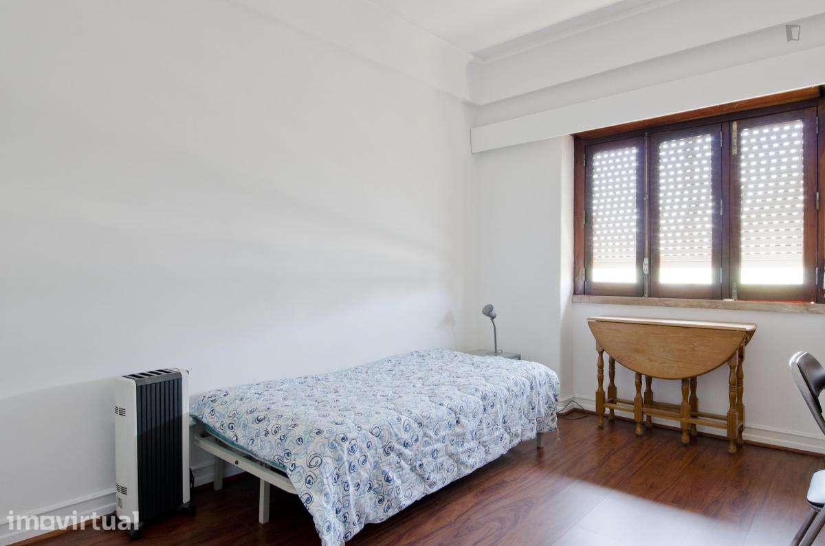 Quarto - localizado em Entrecampos Lisbon - Grande imagem: 2/18