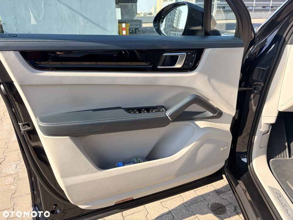 Porsche Cayenne Platinum Edition - 21