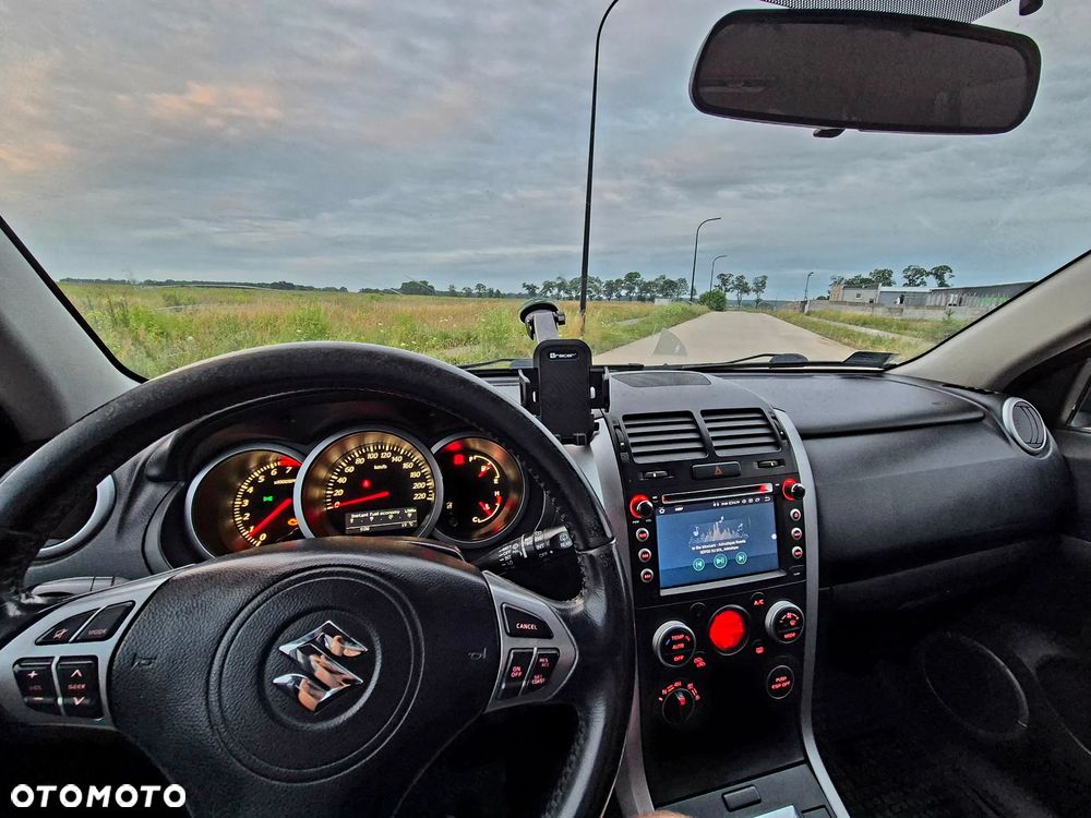 Suzuki Grand Vitara 2.4 De Luxe EU5 - 6