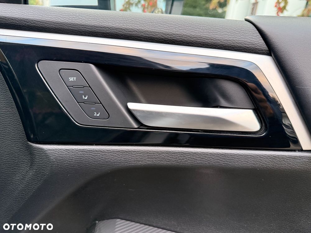 Mitsubishi Outlander - 12