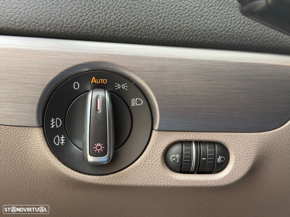 VW Jetta 1.6 TDi Confortline - 16