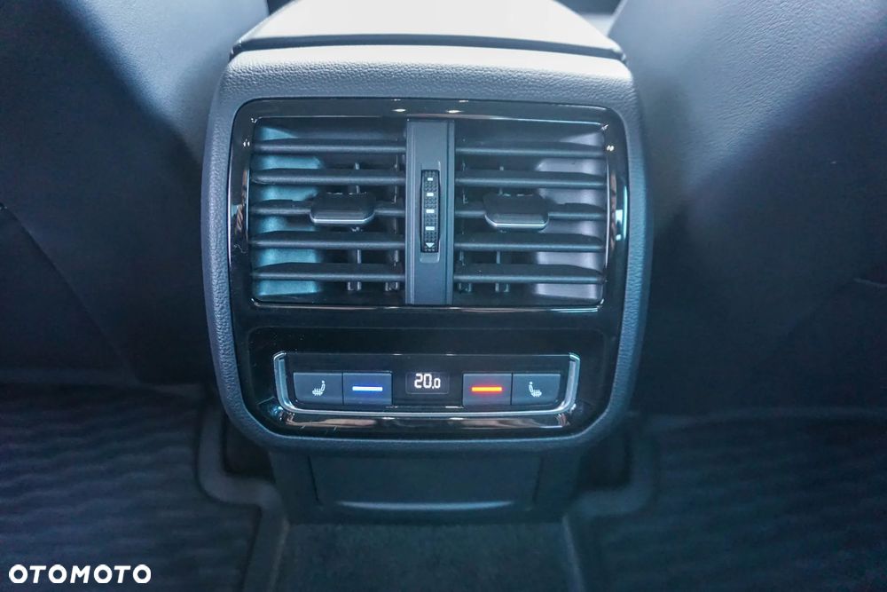 Volkswagen Passat 2.0 TSI 4Mot Elegance DSG - 32