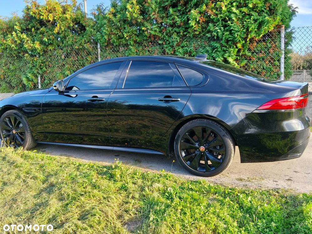 Jaguar XF - 11