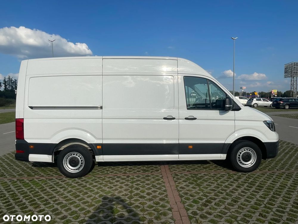 Volkswagen CRAFTER 35 MR 2,0 TDI FWD - 9