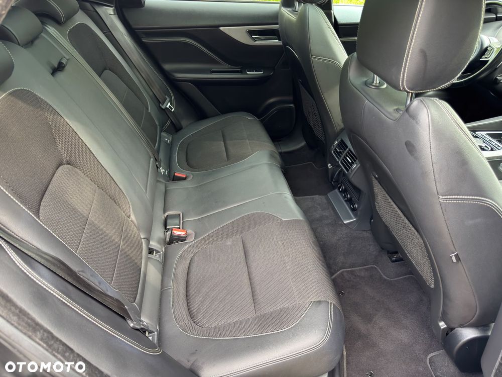 Jaguar F-Pace 35t AWD Prestige - 19