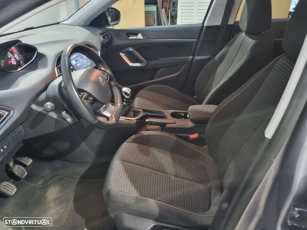 Peugeot 308 1.2 PureTech Style - 6