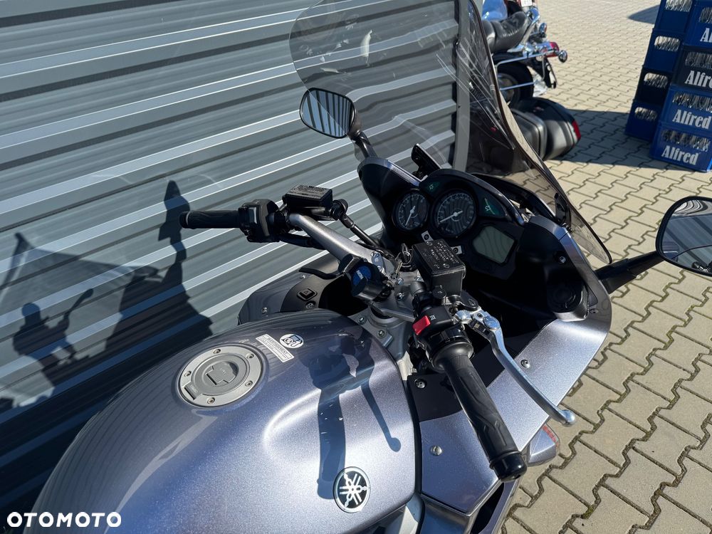 Yamaha FJR - 8
