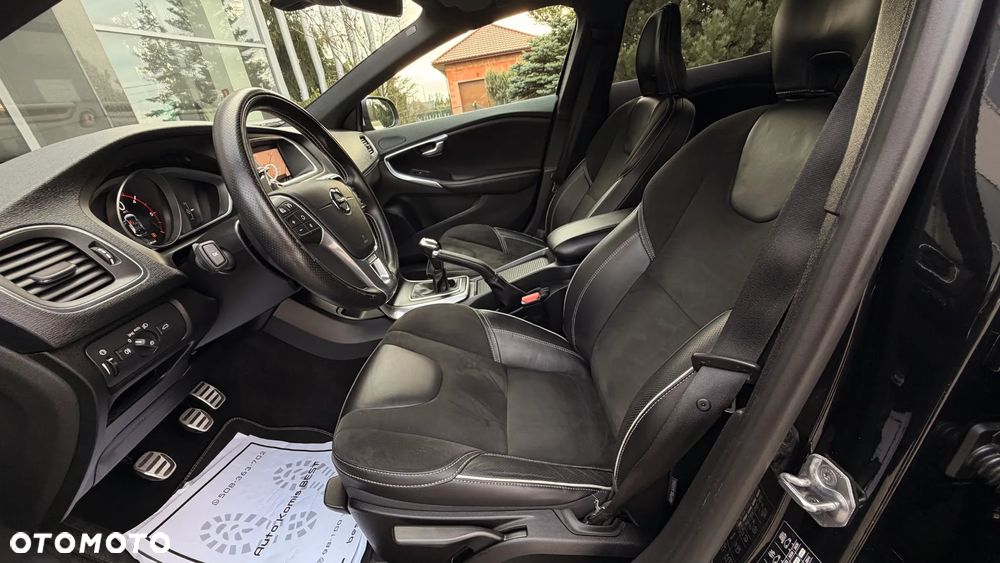 Volvo V40 D3 Linje You - 16